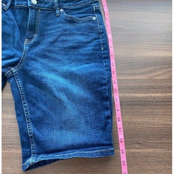 Calvin Klein Womens Bermuda Dark Wash Blue Stretch Denim City Short Size 8 EUC - Picture 11 of 11